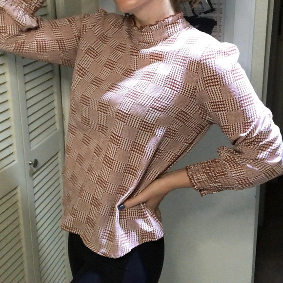 Forever 21 turtleneck red blouse high neck long sleeve blouse women’s sz m - Picture 1 of 8